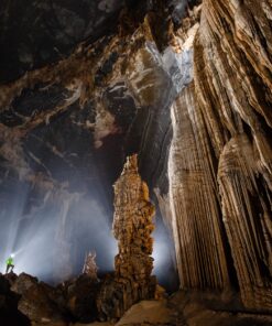 VL1-HT3: HANG TIEN EXPLORATION 3D2N 21 Large chamber at the end of Hang Tien 2 Cave Ryan Deboodt scaled 1