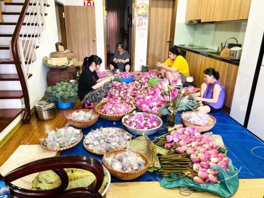 West Lake Lotus Tea – The Essence of Vietnam's Traditional Tea-Scenting Art 2 tra sen ho tay