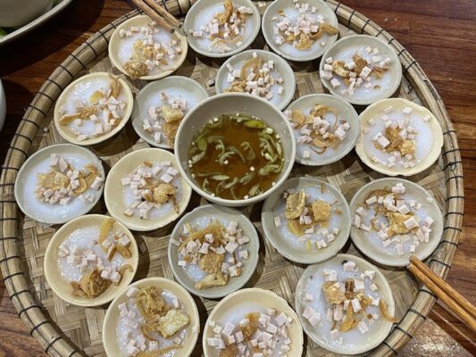 Agoda highlights Hue as one of Asia’s premier traditional culinary destinations 4 am thuc Hue 3