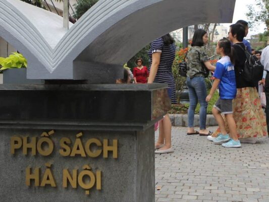 Strolling Through Hanoi Book Street – A Cultural Experience in the Heart of the Capital 2 Pho Sach Ha Noi 1