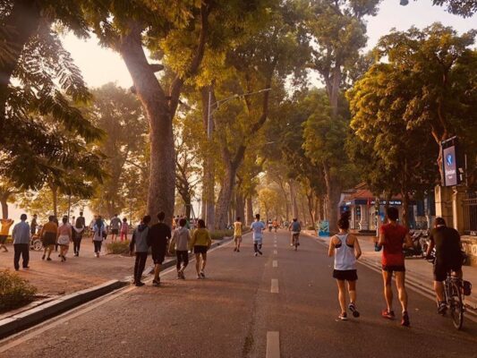 ๐ถ Hoan Kiem Walking Street โ One Walk, Countless Discoveries 3 Pho di bo Ho Guom 1 1
