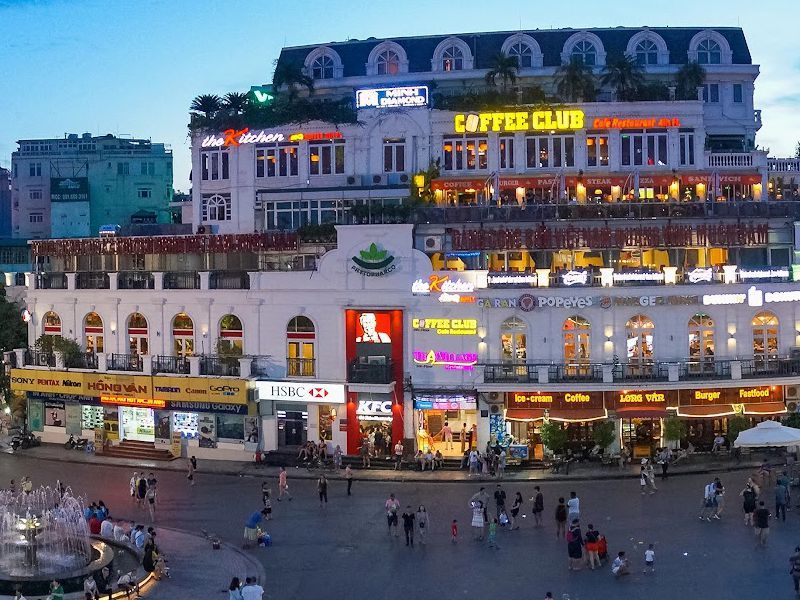 ๐ถ Hoan Kiem Walking Street โ One Walk, Countless Discoveries 1 Pho di bo Ho Guom 1