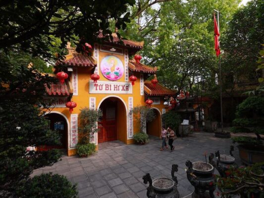 Chua Quan Su 1