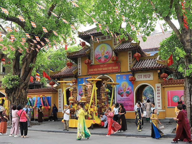 Chua Quan Su 4